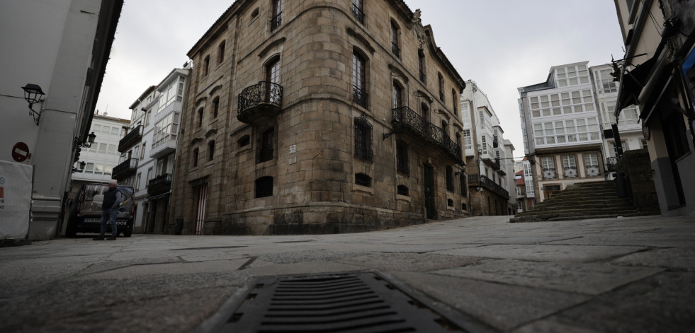 Unanimidad en el pleno de A Coruña para reclamar la Casa Cornide a los Franco